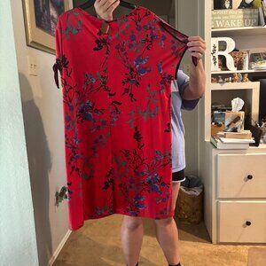 XL RED FLORAL COLD SHOULDER WITH BLACK PIPING